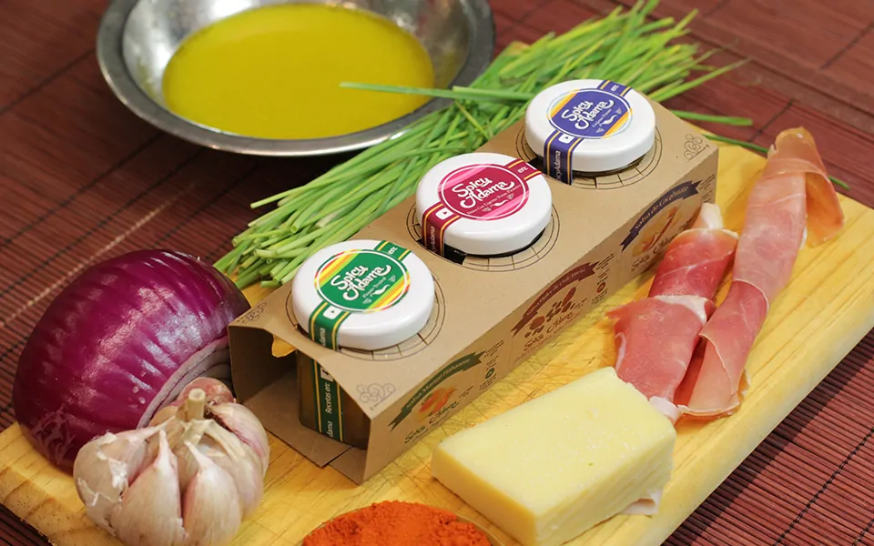 Diseño de Packaging - Muestrario Salsas - Spicy Adama