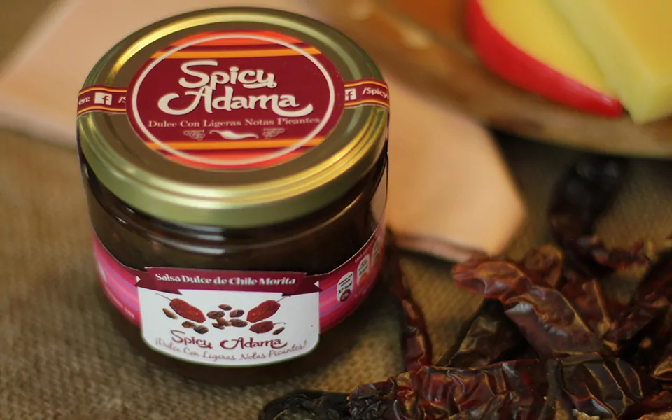 Diseño de packaging Salsa de Chile Morita y Pasas - Spicy Adama